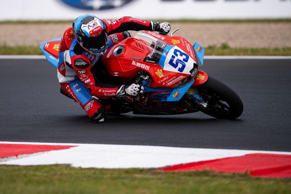 爱游戏-“张雪机车”WSBK阿拉贡站首回合第八名